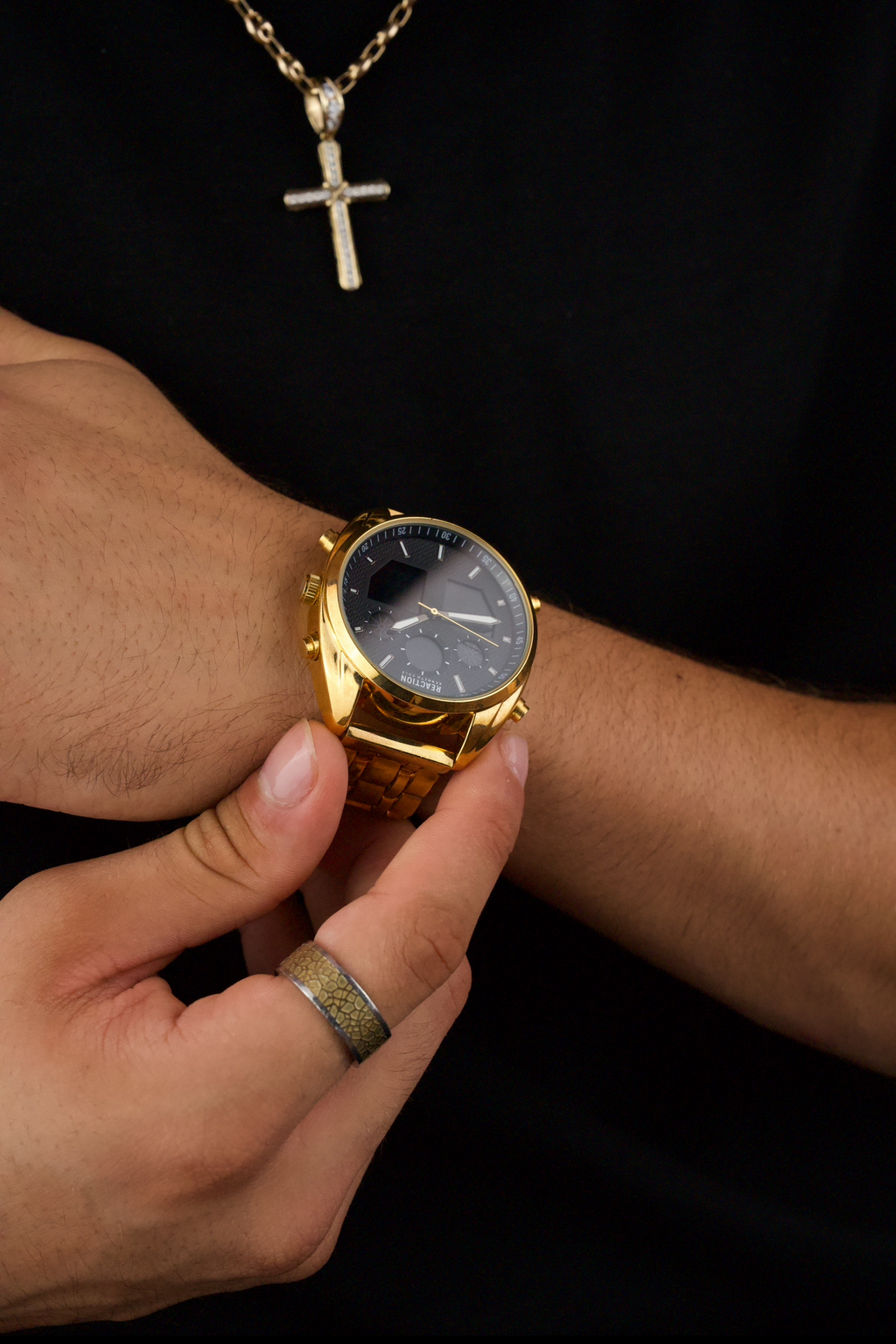 Kenneth Cole Reaction
Men's Analog-Digital Gold-Tone Stainless Steel Bracelet Watch