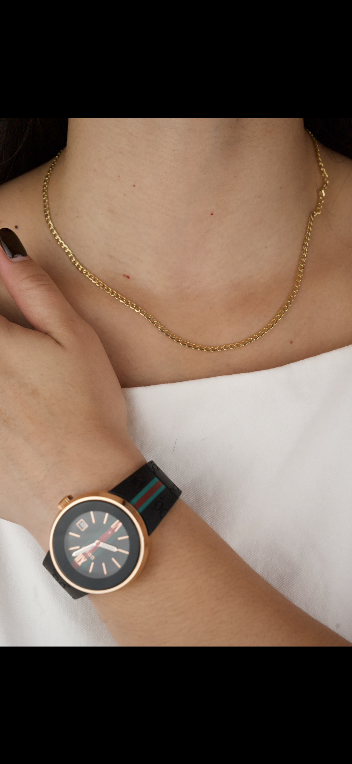 GUOU 8192 quartz watch with a black dial and silicone strap